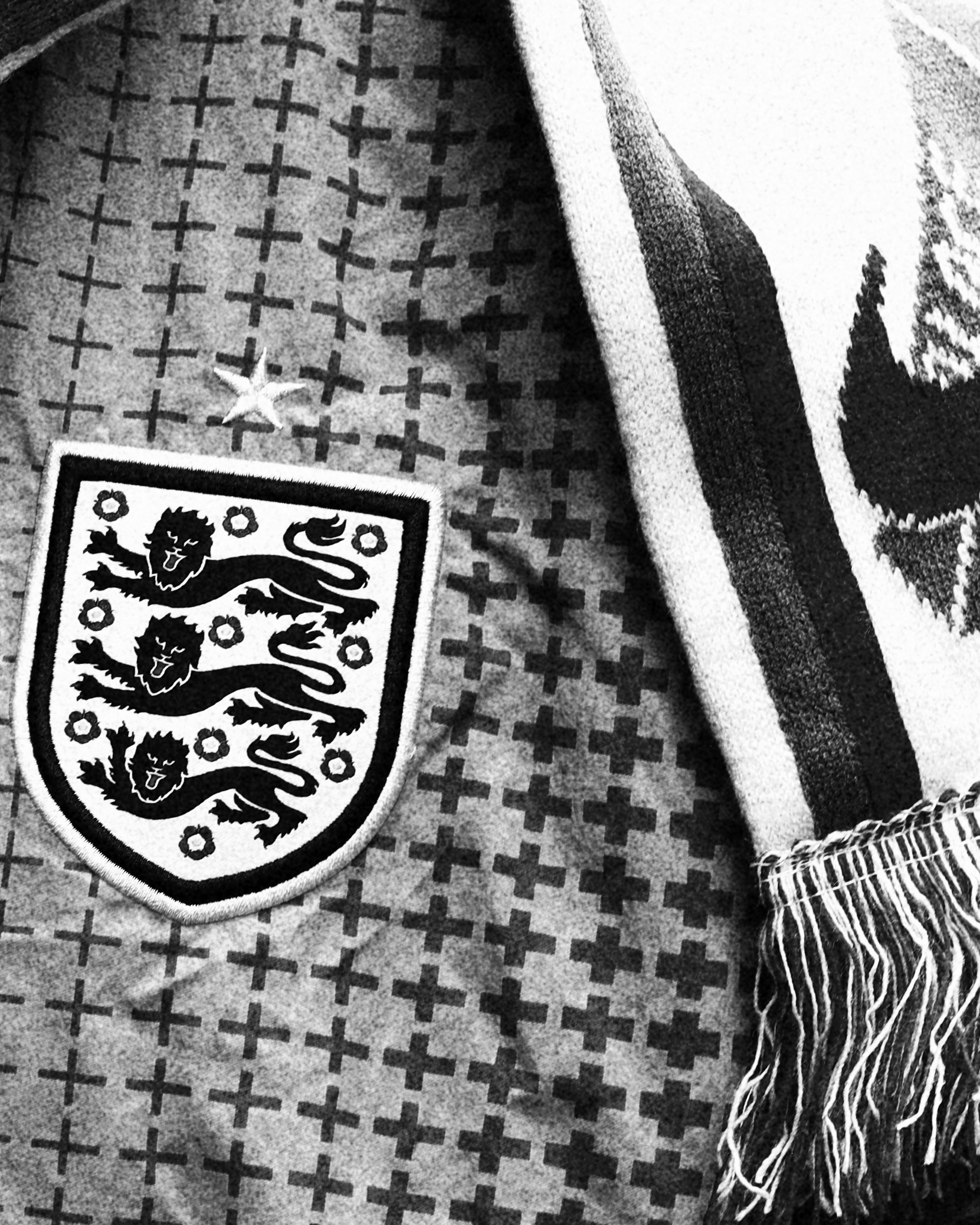 England / 06 — Crest + Scarf