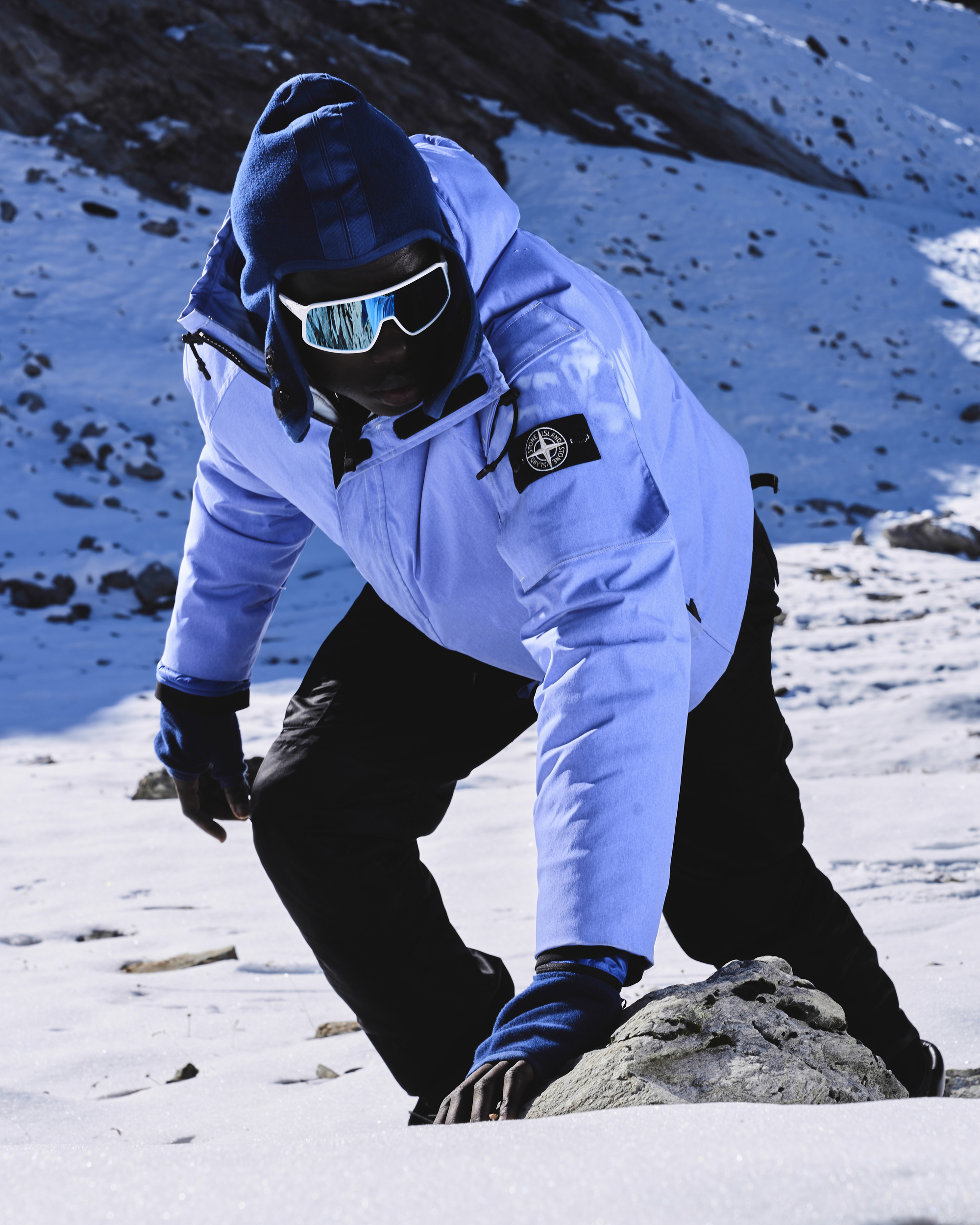AW25 Ice / 06 — Crouch